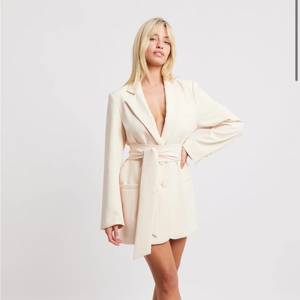 Women’s Cream Belted Blazer Mini Dress